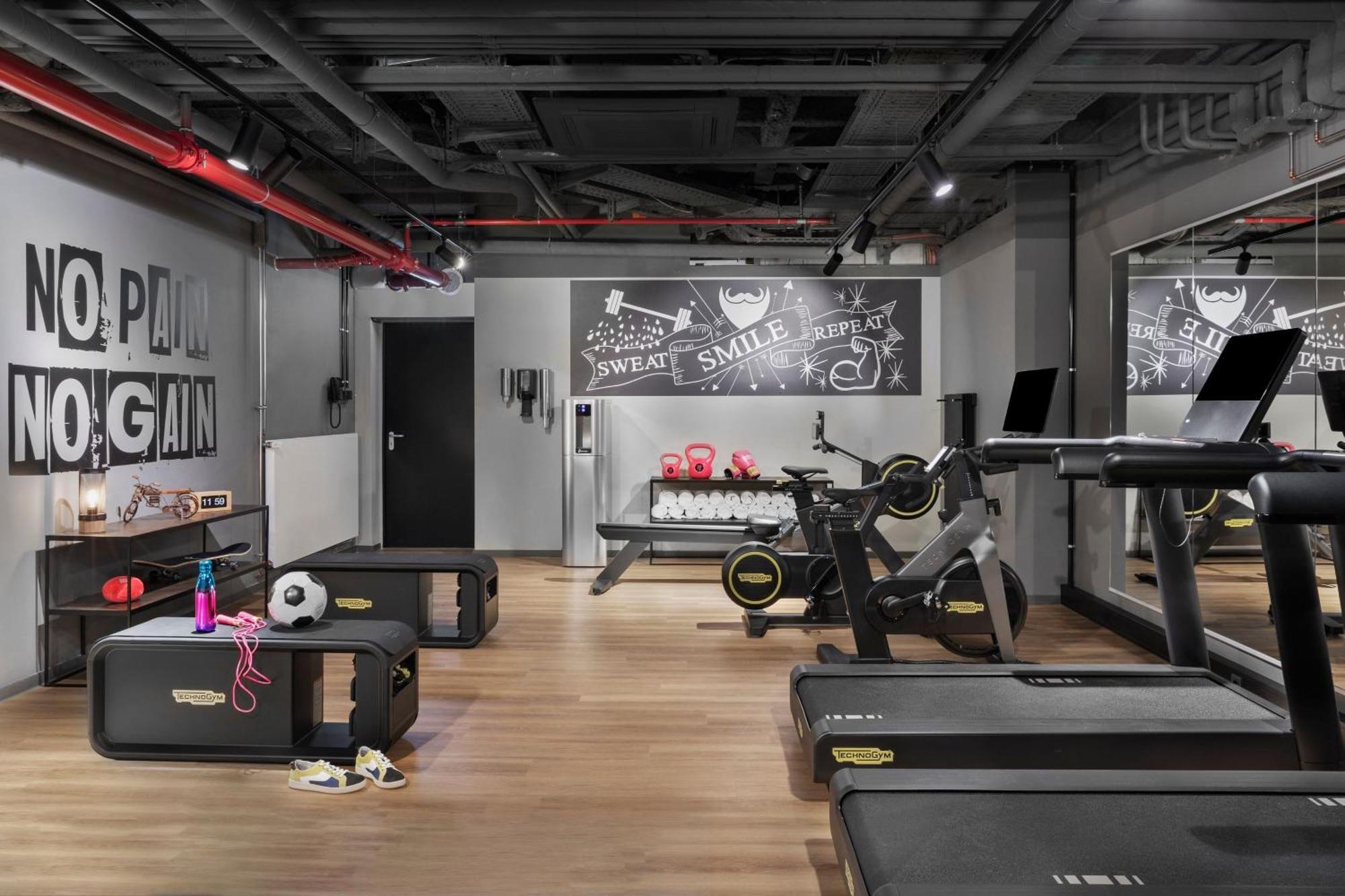 Moxy Duesseldorf City Zewnętrze zdjęcie