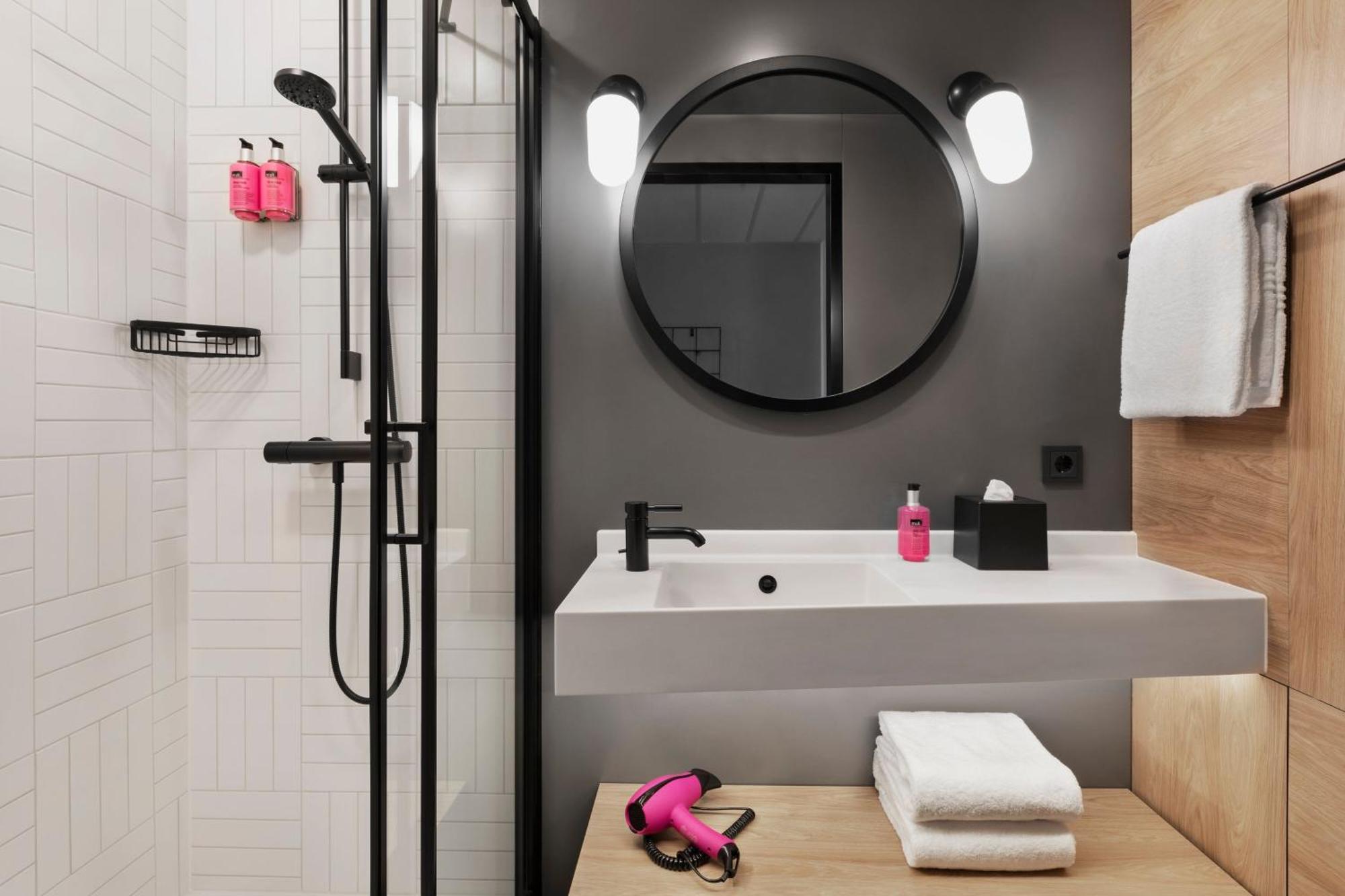 Moxy Duesseldorf City Zewnętrze zdjęcie
