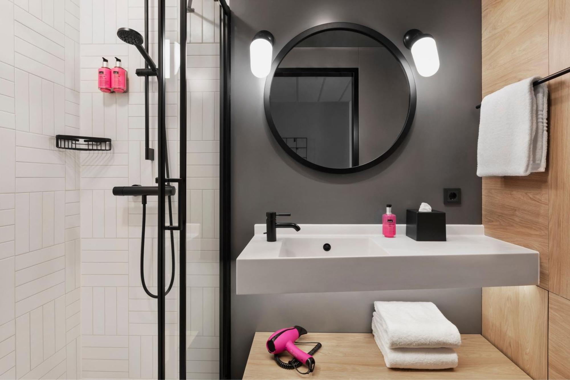 Moxy Duesseldorf City Zewnętrze zdjęcie