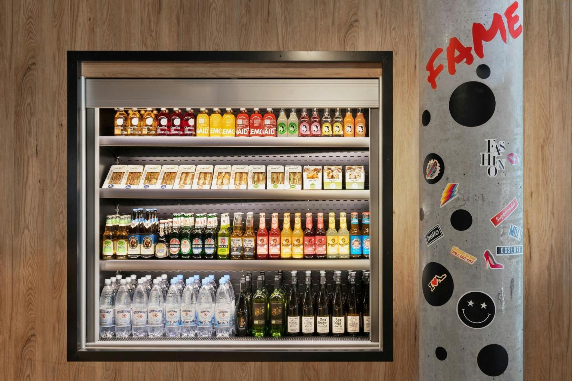 Moxy Duesseldorf City Zewnętrze zdjęcie