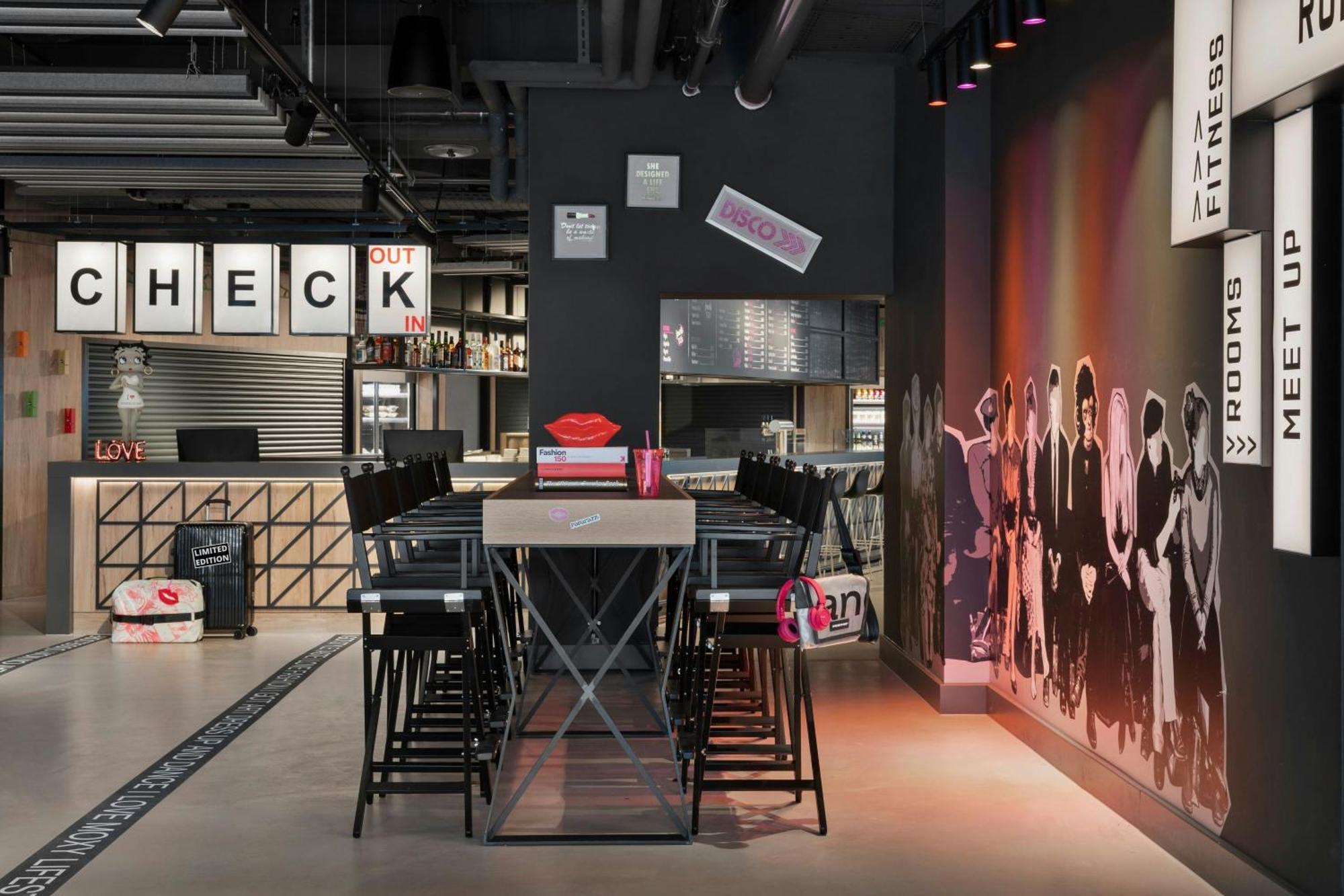 Moxy Duesseldorf City Zewnętrze zdjęcie